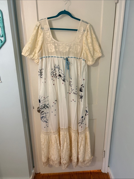 Kimchi Blue Dresses & Skirts - Kimchi Blue Size XL Embroidered Babydoll Maxi Ever After Dress with Lace Accents